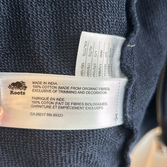 Men’s ROOTS navy zip up sweater - Picture 6 of 6
